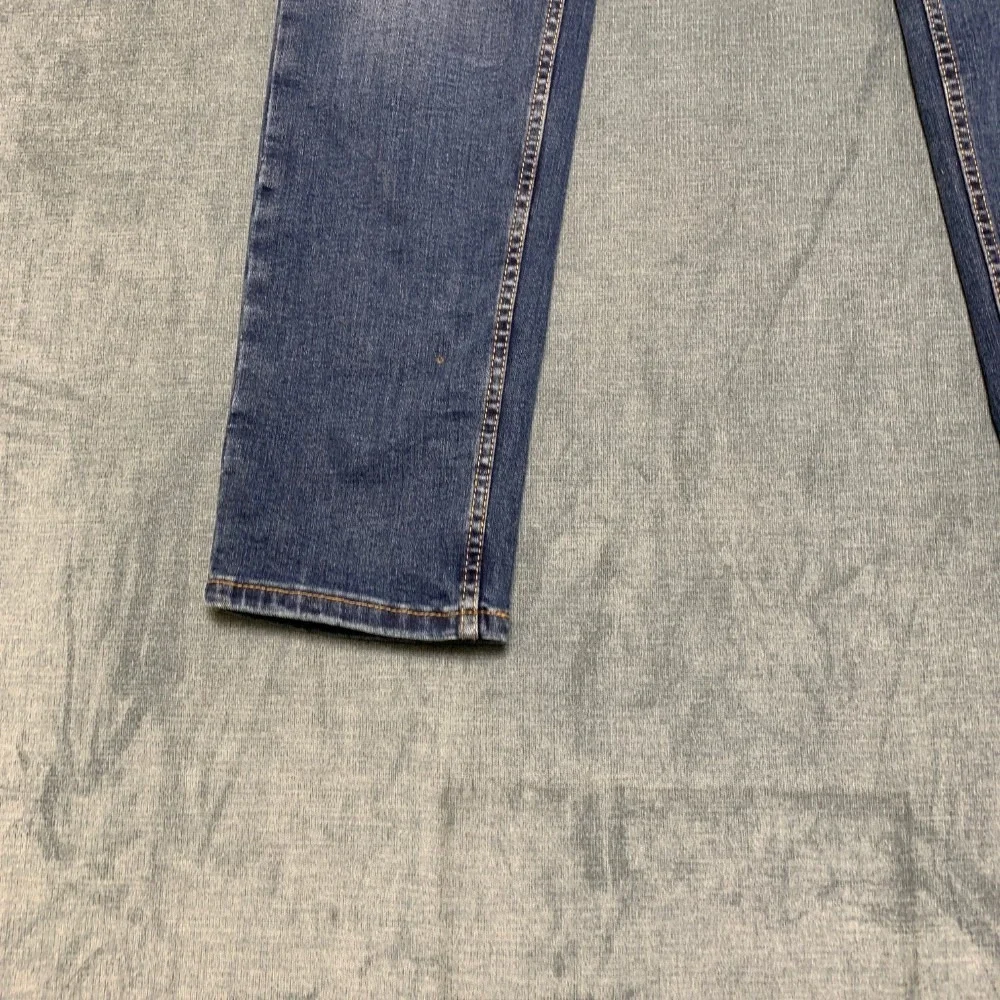 Levi's 511 Slim Fit Jeans Mens 31x32 Blue Denim Medium Wash 5-Pockets Streetwear